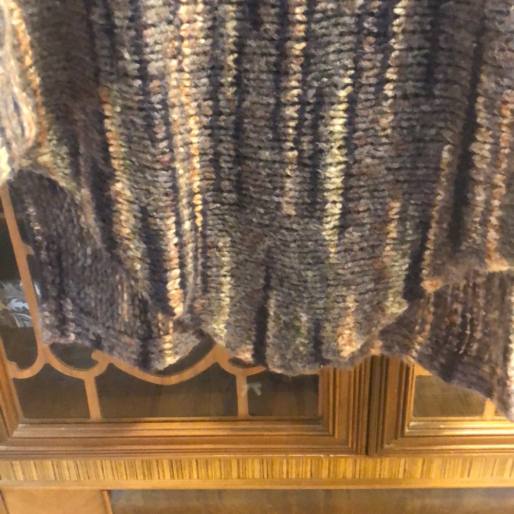 Sweater - Picture 5 of 6